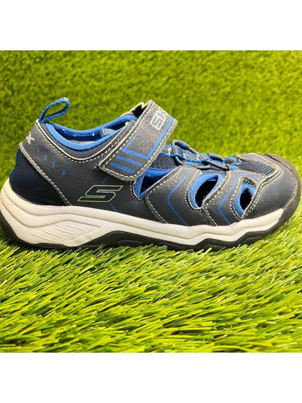 Skechers Solar Quest Boys Size 1Y Black Blue Walking Outdoor Slip On Sandals
